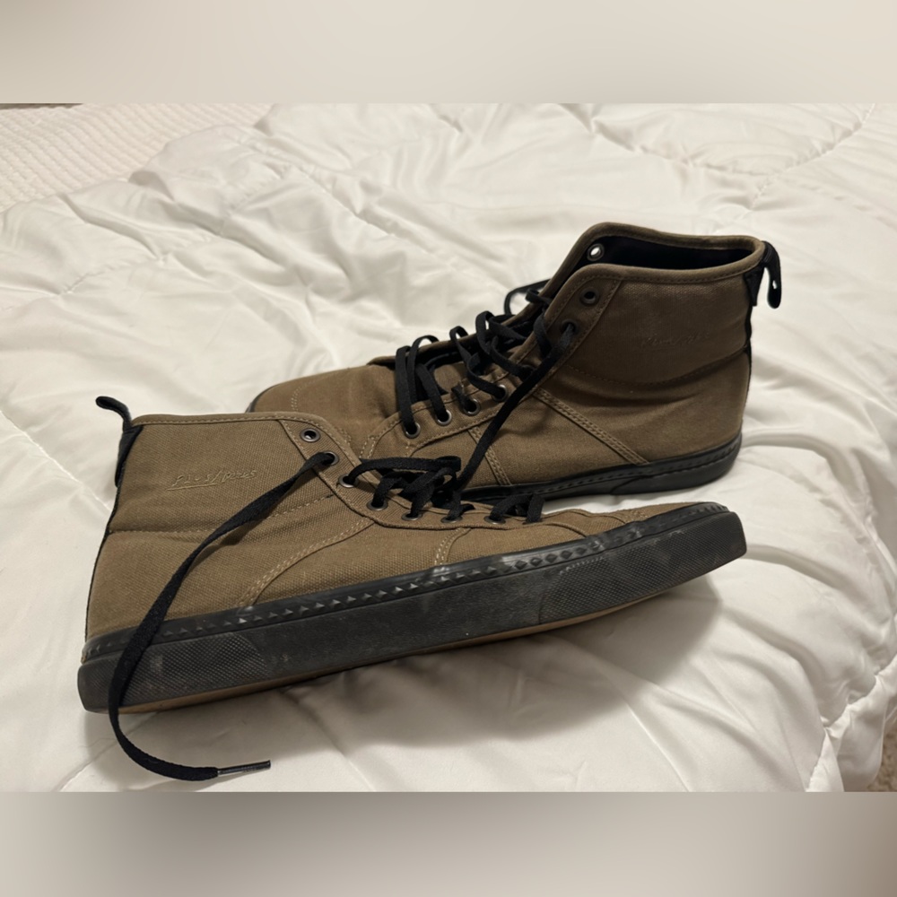 Globe Skate Men 11 Los Angered sneaker gently worn